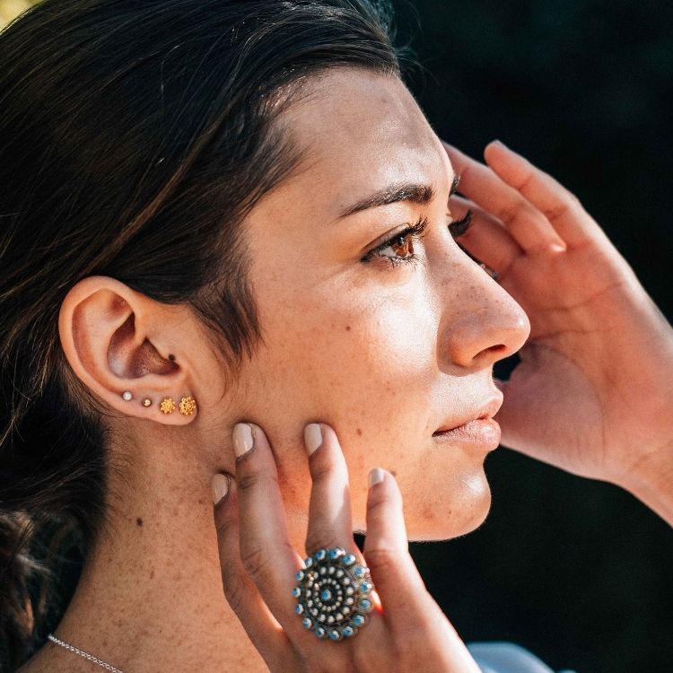pendientes charros de oro bebé y anillo charro plata color XXL anillo de Salamanca botón charro grande plata de ley