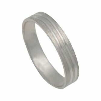 Alianza tallada en oro blanco de 18 Kl de 4mm.