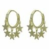 Aros en Plata chapada en Oro con mini charms de estrellas.