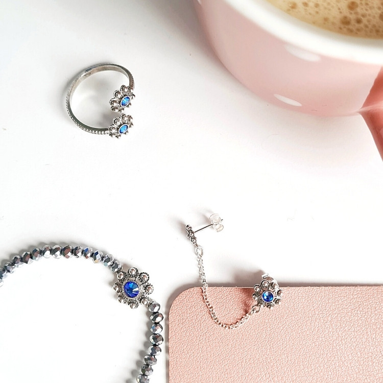 Conjunto charro de anillo pendientes y pulsera de Salamanca moderno con cristales de color filigrana charra