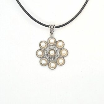 Gargantilla botón charro con perlas