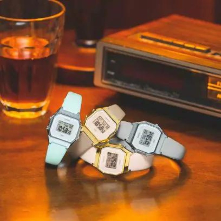 Nuevo Casio Vintage dorado con correa de piel tamaño medio - Imagen 5