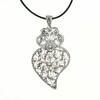 Colgante Filigrana Corazón Grande en plata de ley con cordón negro. Inspirado en el Corazón de Viana de Portugal. La filigrana charra y portuguesa se fusionan en este colgante de filigrana